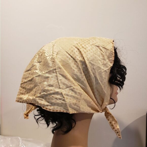 Triangular Headscarf - Picture 3 of 4